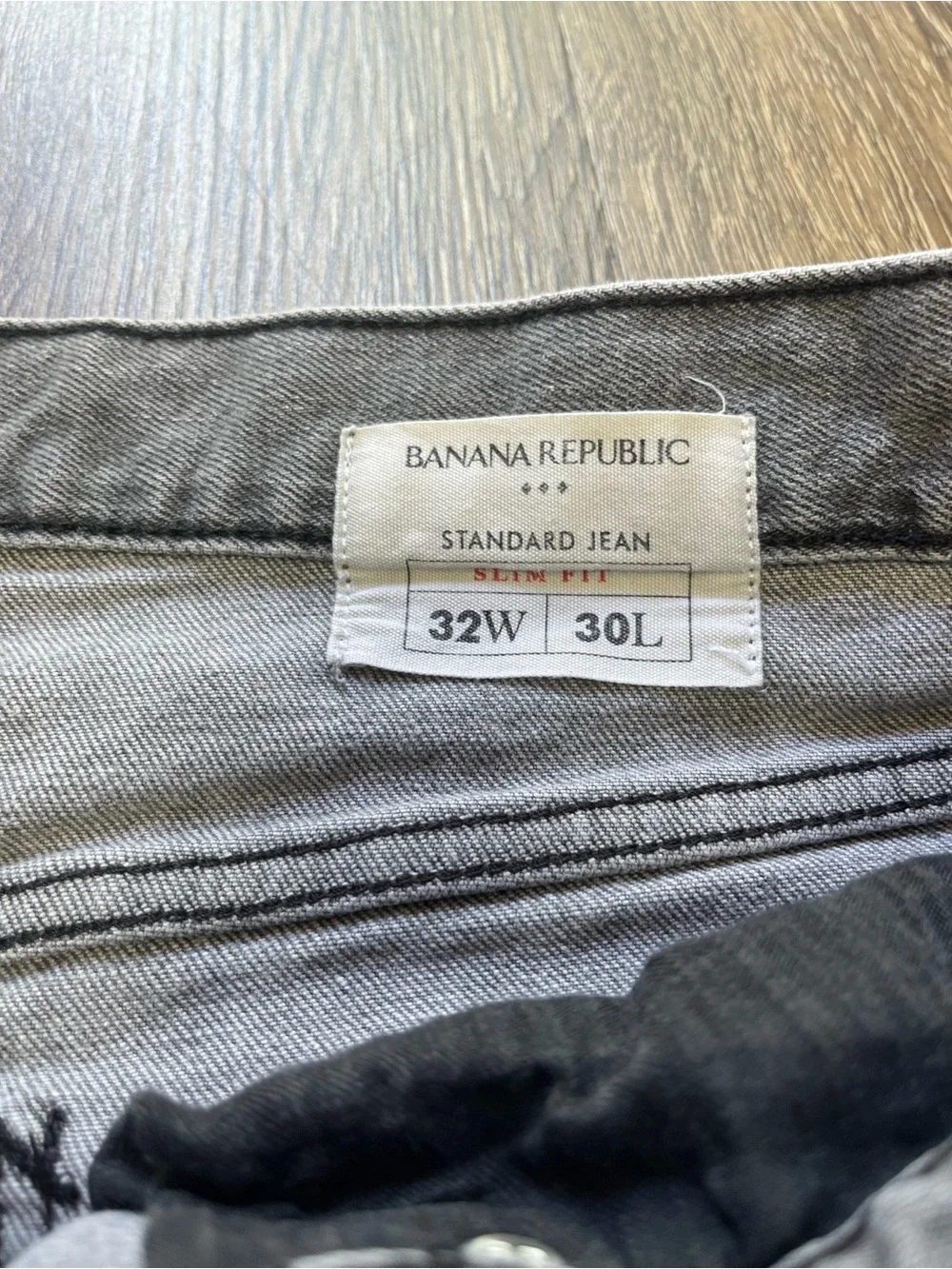 Banana Republic Men's size 32 x 30 Light Grey Slim Straight Jeans